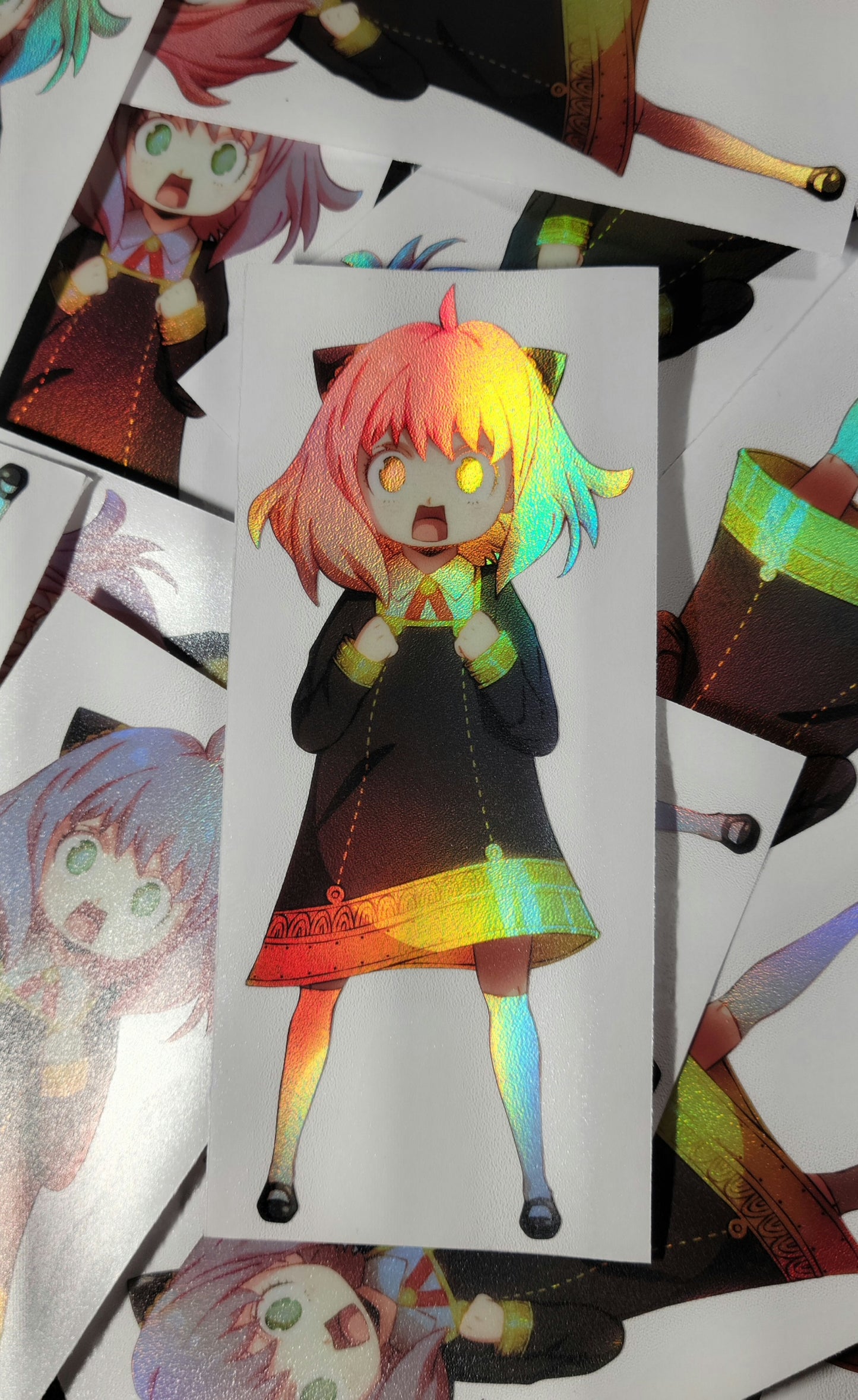 Anya (spot holographic)